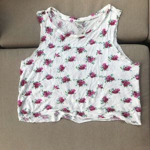 Forever 21 Tops - floral crop top Forever 21 Tops - floral crop top